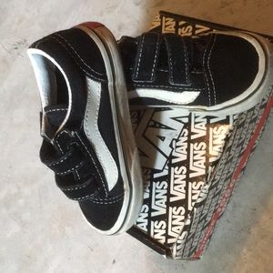 Little boy size 9 Vans